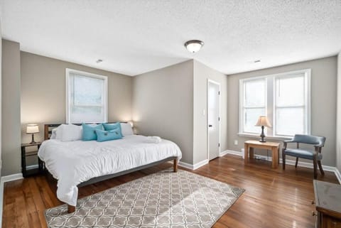 The Heart of Merrimack Historic Mansion House in Huntsville