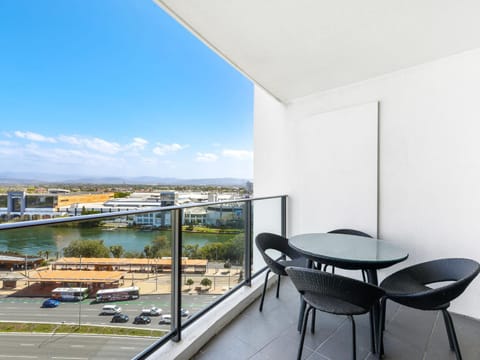 Balcony/Terrace, City view