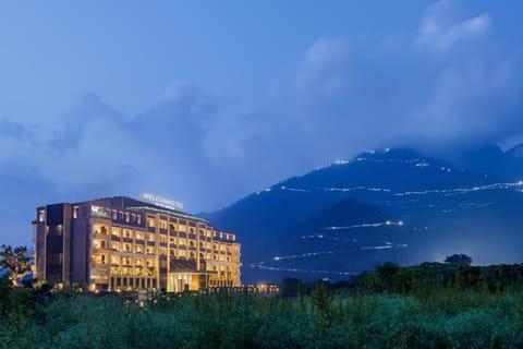 Property building, Natural landscape, Mountain view