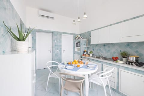 SorrentoVibes - Seaview Home on the beach & amazing views terrace Apartment in Sorrento