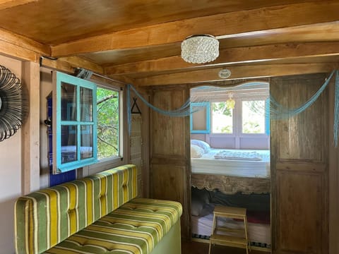 Les roulottes de Bayama - logement insolite avec jacuzzi Nature lodge in Mougins