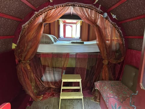 Les roulottes de Bayama - logement insolite avec jacuzzi Nature lodge in Mougins