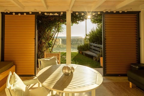 Patio, Natural landscape, Garden, View (from property/room), Balcony/Terrace, Dining area, Garden view