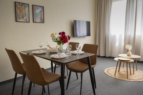 Living room, Dining area