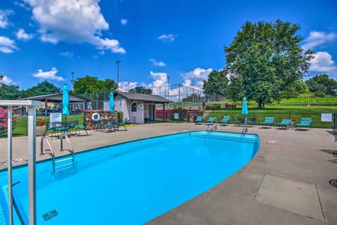 Pool Access Condo with Patio in Afton Apartment in Ozark Mountains