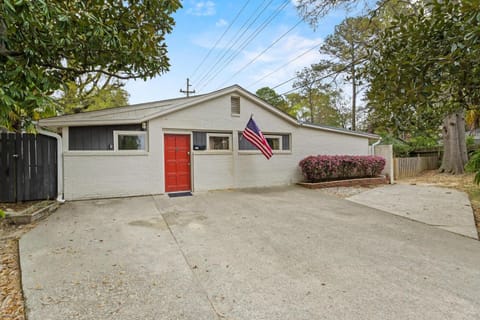 The Mid-Century Hub Close to Everything House in Columbia