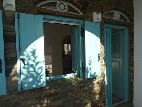 Property building, Facade/entrance