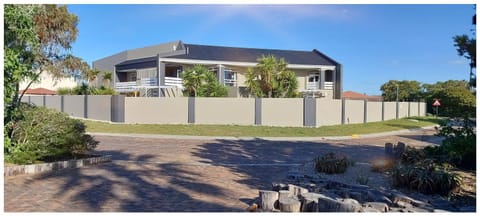 Beachwood Inn Melkbosstrand Bed and Breakfast in Cape Town