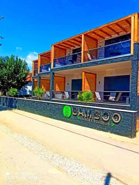 Bamboo Luxury Studios Apartment hotel in Nikiti
