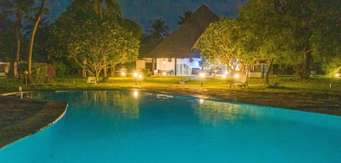 Property building, Garden, Pool view, Swimming pool