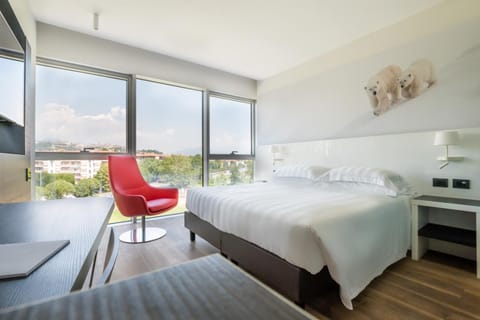 Bed, Natural landscape, View (from property/room), Living room, Photo of the whole room, Bedroom, City view