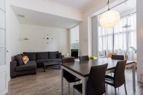Living room, Seating area, Dining area