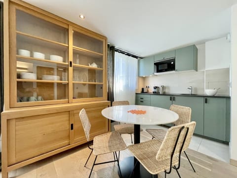 Dining area, storage