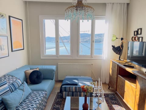 TV and multimedia, Living room, Seating area, Sea view