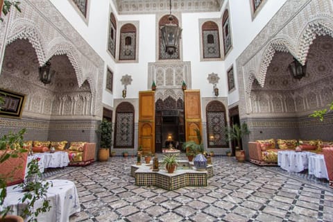 Property building, Patio, Restaurant/places to eat