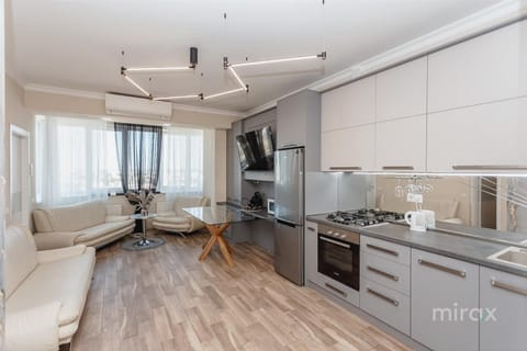 Kitchen or kitchenette, Living room