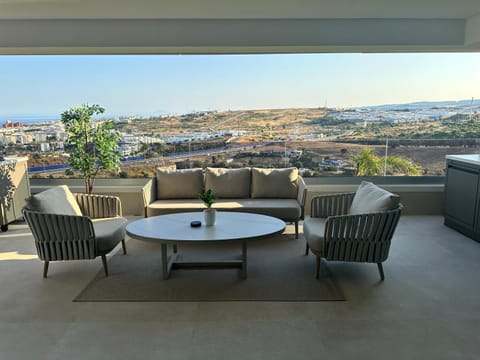 Dining area, Mountain view, Sea view