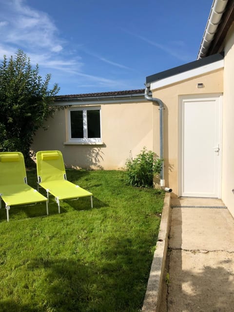 Facade/entrance, Garden