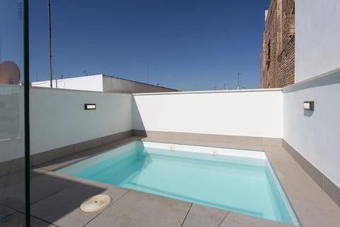 Solarium, Swimming pool