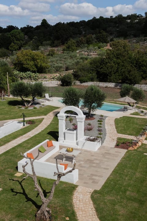 Day, Natural landscape, Garden, View (from property/room), Garden view, Pool view, Swimming pool, sunbed