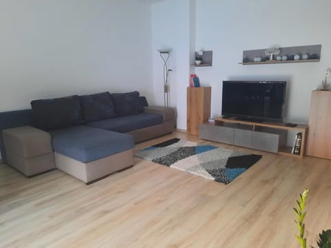 Day, Living room