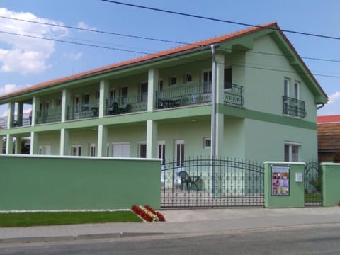 Property building, Day