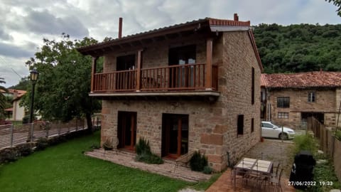 Property building, Street view