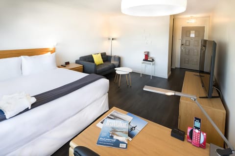 Bed, TV and multimedia, Photo of the whole room, Seating area