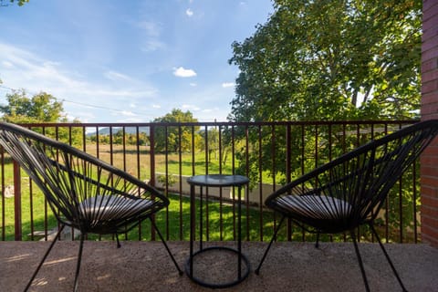 Day, View (from property/room), Balcony/Terrace, Seating area, Garden view