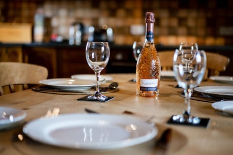 Harvest Cottage and Holly Barn House in England