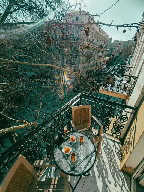 Patio, Day, View (from property/room), Balcony/Terrace, Food and drinks, Dining area