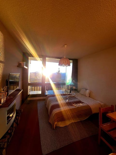 Studio 05 Saint Honoré 1500, Vue montagne et lac, 2 personnes, Série Anthracite Netflix Apartment in Provence-Alpes-Côte d'Azur