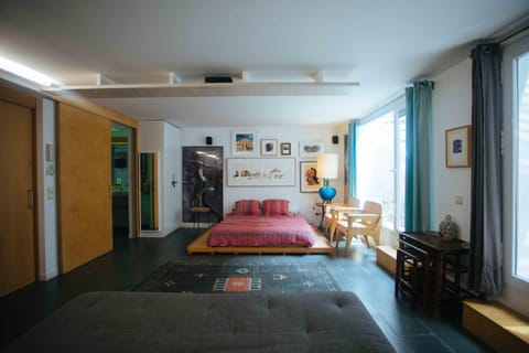 Bed, Photo of the whole room, Bedroom