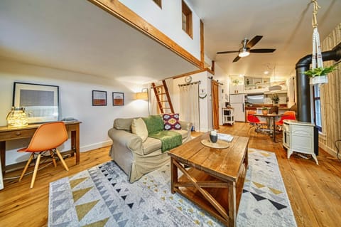 Living room, Seating area, fireplace