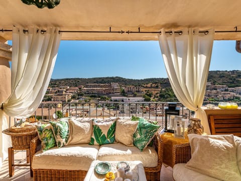 Patio, Summer, City view