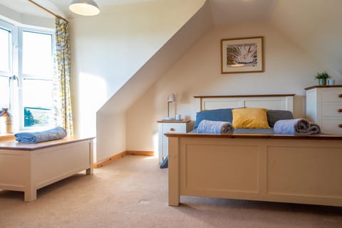 Bed, Bedroom, Garden view, cot