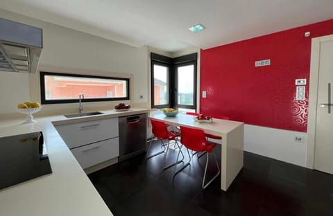 Vila Branca , Agradable casa independiente con piscina House in Sanxenxo