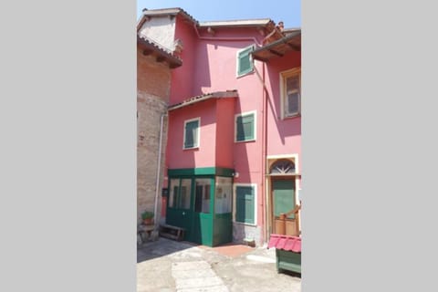 Casa vacanza Pegrini nel centro storico di Gavi House in Gavi, Piedmont