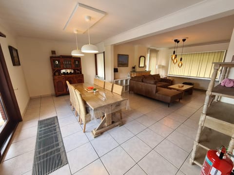 Tussenbeke House in Flanders