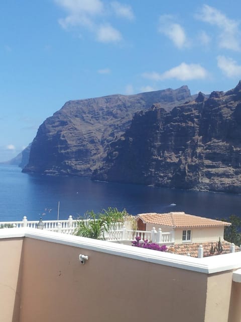 Balcony/Terrace, Mountain view