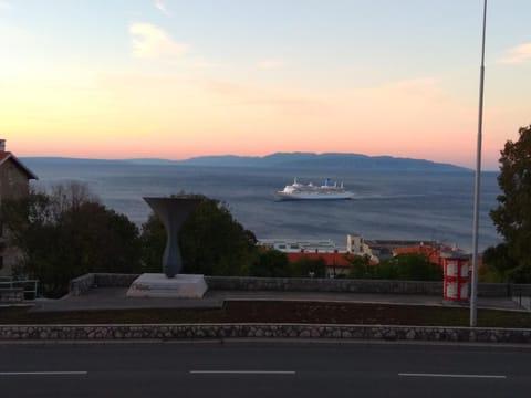 Bedroom, Landmark view, Sea view