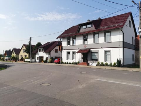 Property building, Neighbourhood
