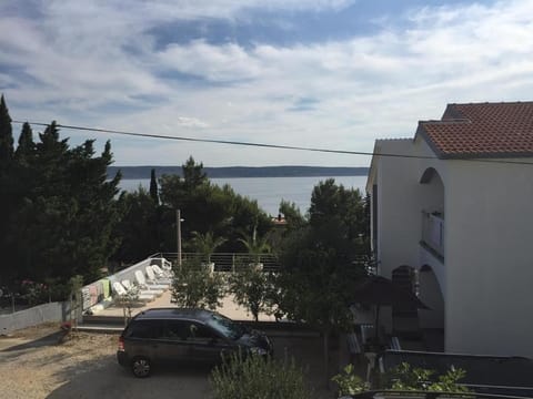 Neighbourhood, Sea view