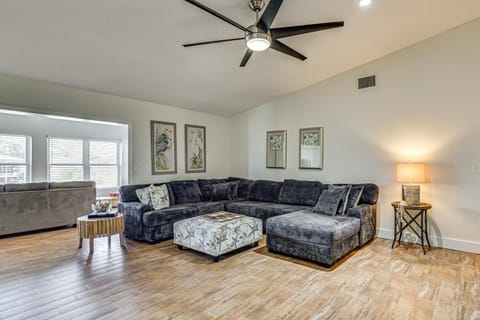 Waterfront Home on Canal with Dock and Pedal Boat! House in Crystal River