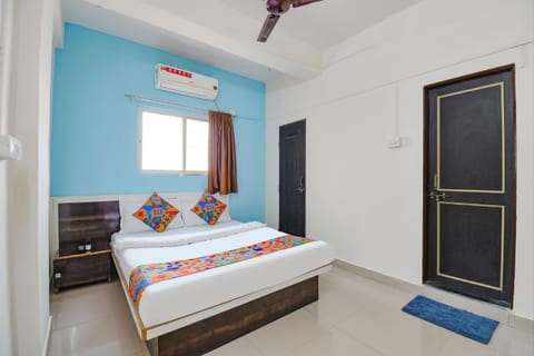 Living room, Photo of the whole room, Bedroom, air conditioner