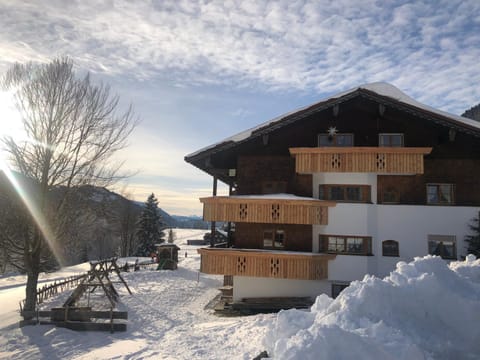 Property building, Day, Natural landscape, Winter, Mountain view