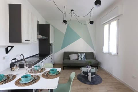 Kitchen or kitchenette, Living room, Seating area, Dining area, pet friendly, stove