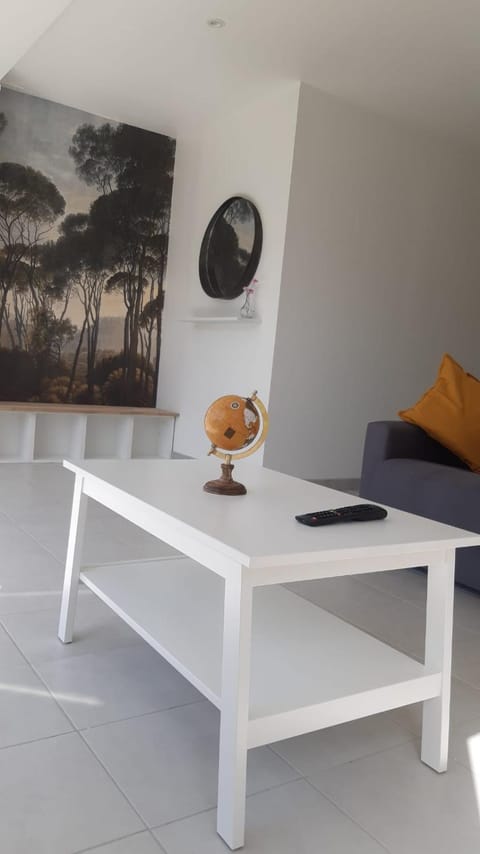 Living room, Decorative detail