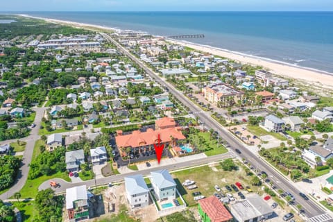 Endless Summer Oasis- Luxury 5br, heated pool, elevator, steps to ocean! House in Saint Augustine Beach