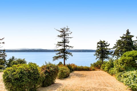 Sundown Memory Lane Cabin Cabin in Camano Island